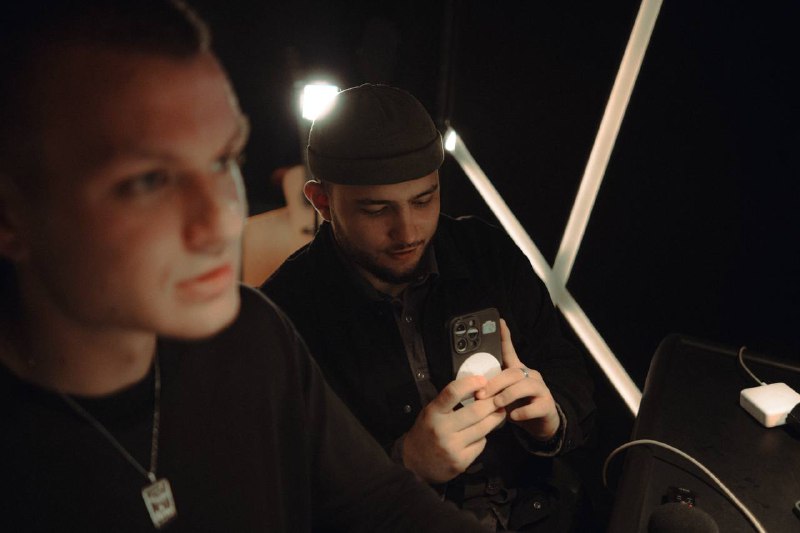 Сегодня двигаю на фотостудию вместе с hmrecorder и kazakovavidБудут классные фотки 🤳